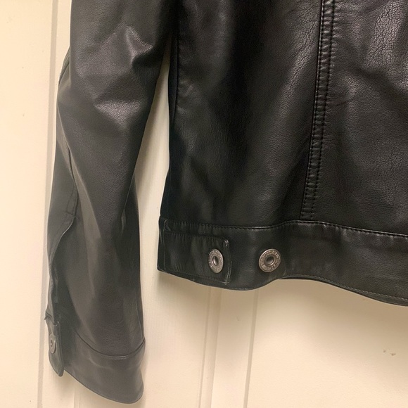 Levi's Strauss & CO Faux Leather Jacket With Removable Sherpa Collar - Picture 9 of 16